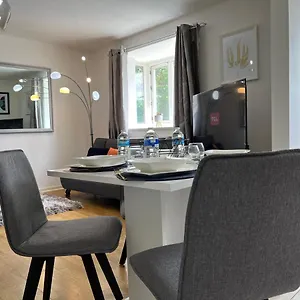  Apartment Rosebank House